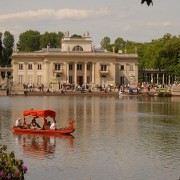 Królewskie Łazienki w Warszawie – park godny artystów, filozofów i monarchów
